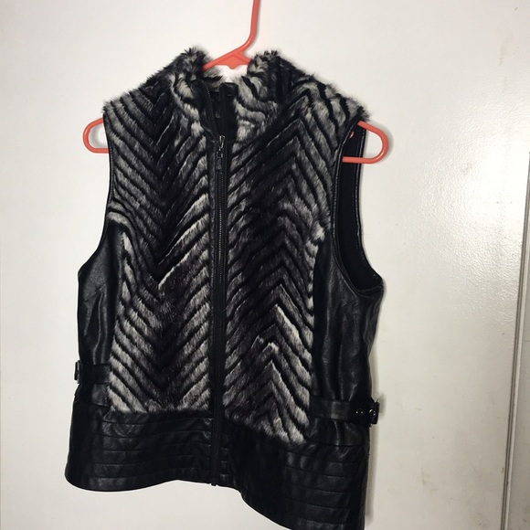 Fashionable Vest , Fur , Animal Print - Picture 1 of 2